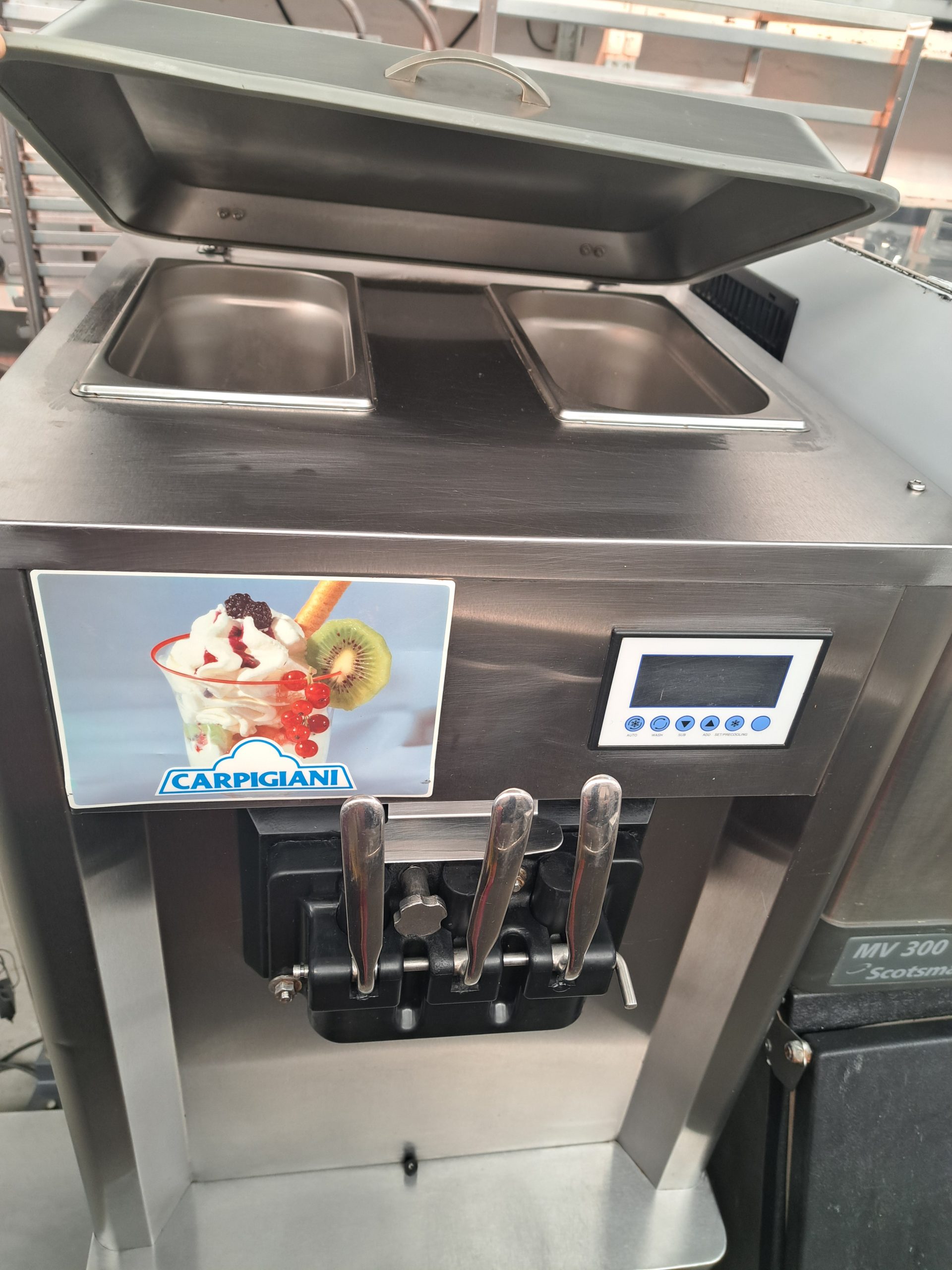 329D5CF4-6BD0-4293-883A-5D8DDB5529F8